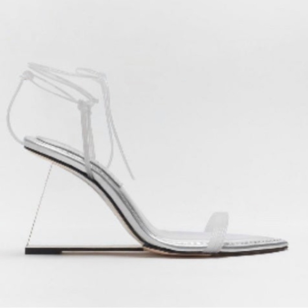 GOOD AMERICAN LUCITE WEDGE SILVER Size 6.5 NIB